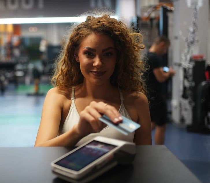 Plaćanje karticom u Aura Fitness Centru