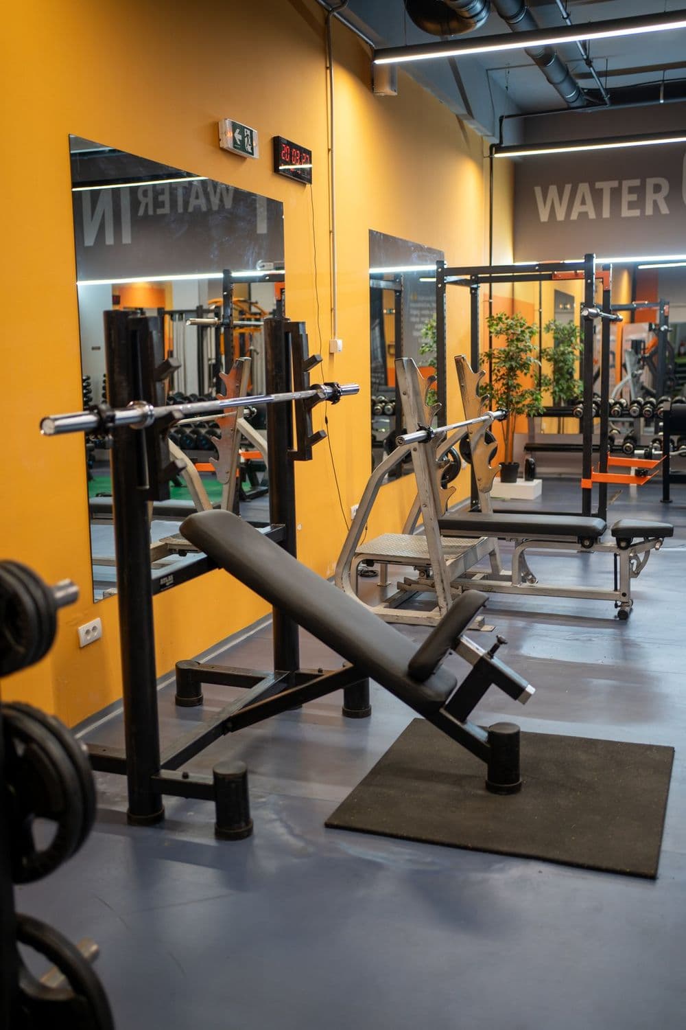 Bench press zona u Aura teretani