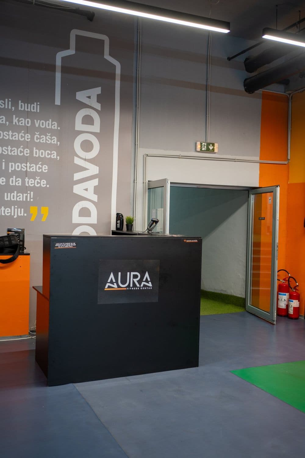 Lokeri izbliza u Aura teretani